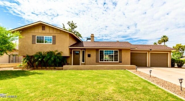 Building Photo - 919 E La Jolla Dr
