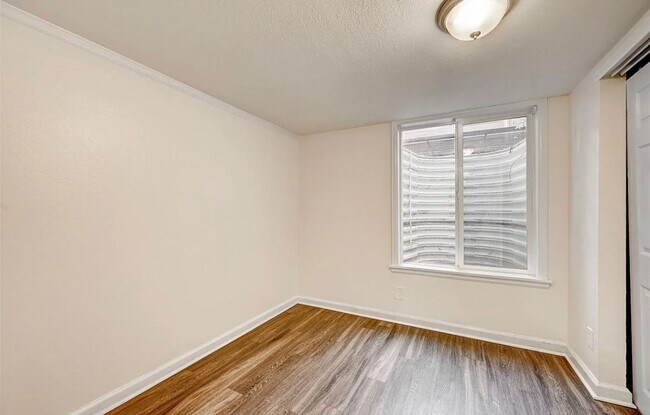 Building Photo - Charming 2 Bedroom Home – Pets Welcome!