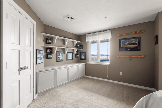 Building Photo - 1001 Marina Dr