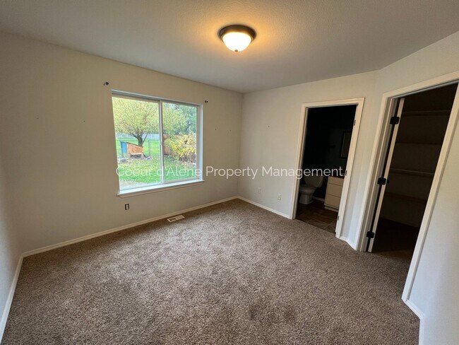 Building Photo - 6720 W Legacy Dr