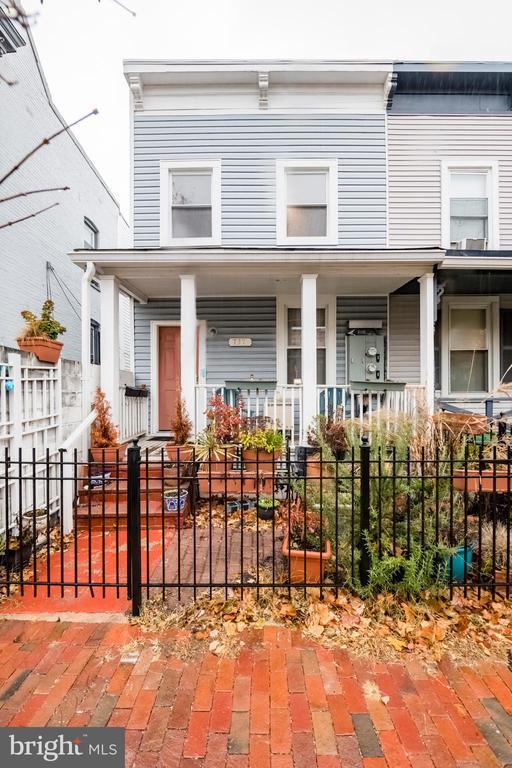 Building Photo - 737 Morton St NW