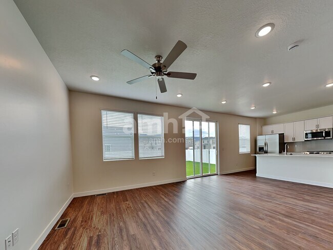 Building Photo - 3572 N Annabell St