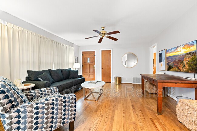 Building Photo - 3300 Adeline Dr