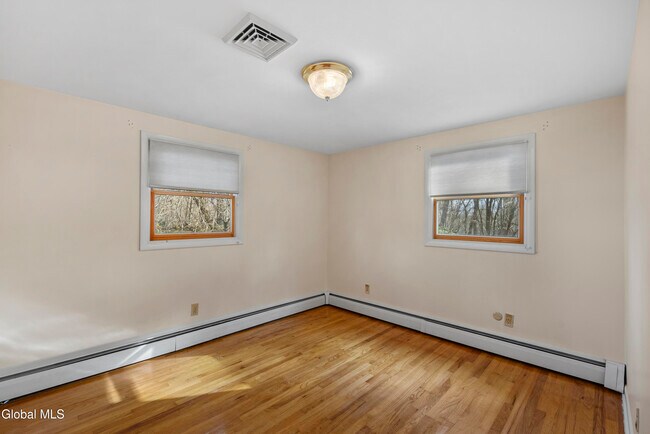 Building Photo - 167 Wood Dale Dr