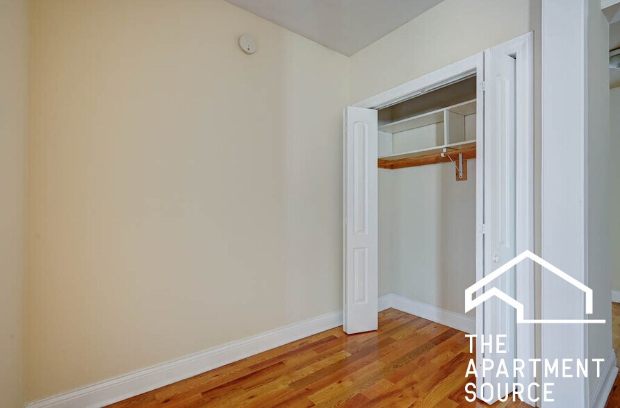 Building Photo - 1350 N Dearborn St