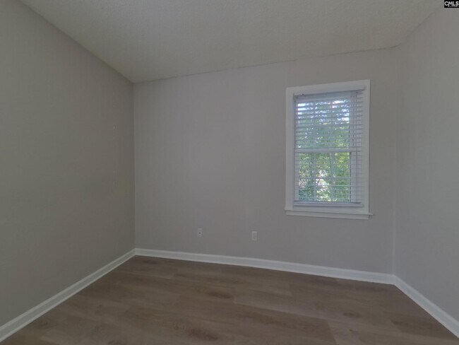 Building Photo - 516 Kenton Dr