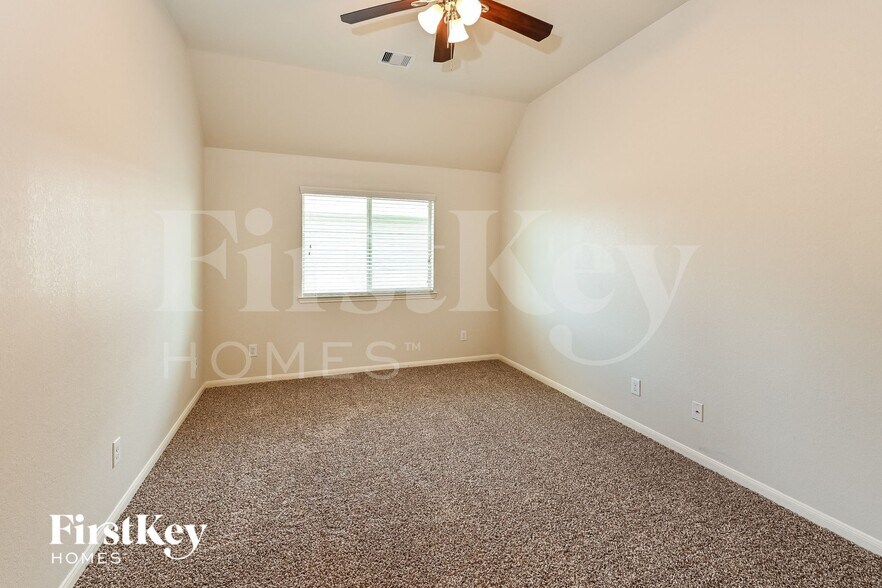 Building Photo - 30114 E Sapling Oaks Pl
