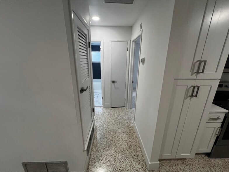 Building Photo - 10920 N 29th St