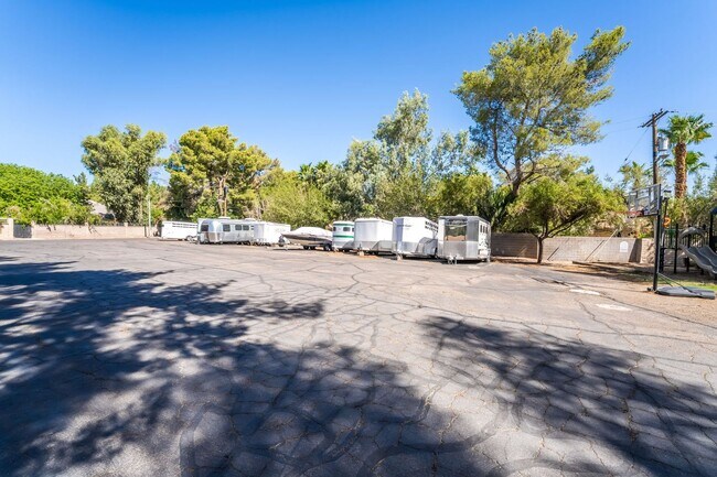 Building Photo - 7154 Ranchito Cir