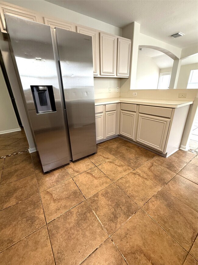 Building Photo - 6023 Barany Ct