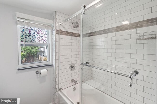 Building Photo - 1466 E Wilt St