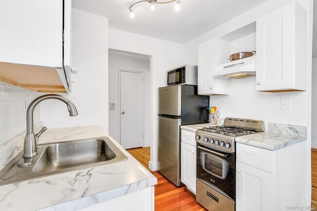 Building Photo - 63-80-80 Wetherole St