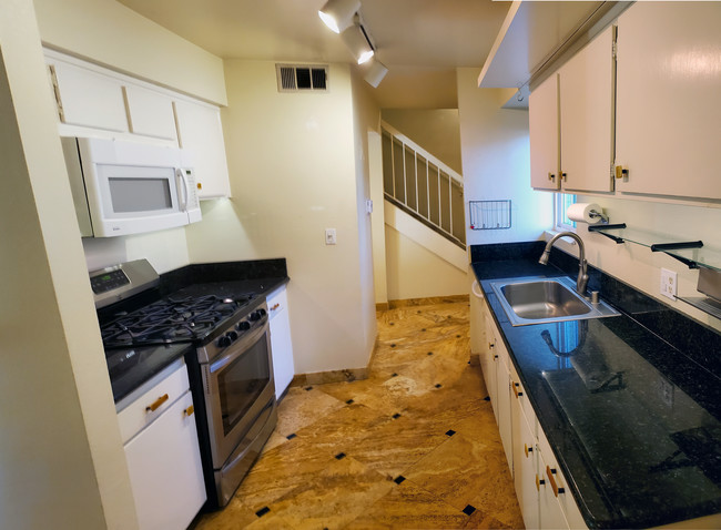 Kitchen Looking Towards Entry - 4342 Gentry Ave