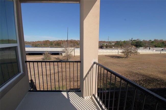 Building Photo - 4132 Boardwalk Blvd