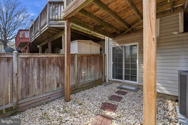 Building Photo - 9663 Franklin Woods Pl