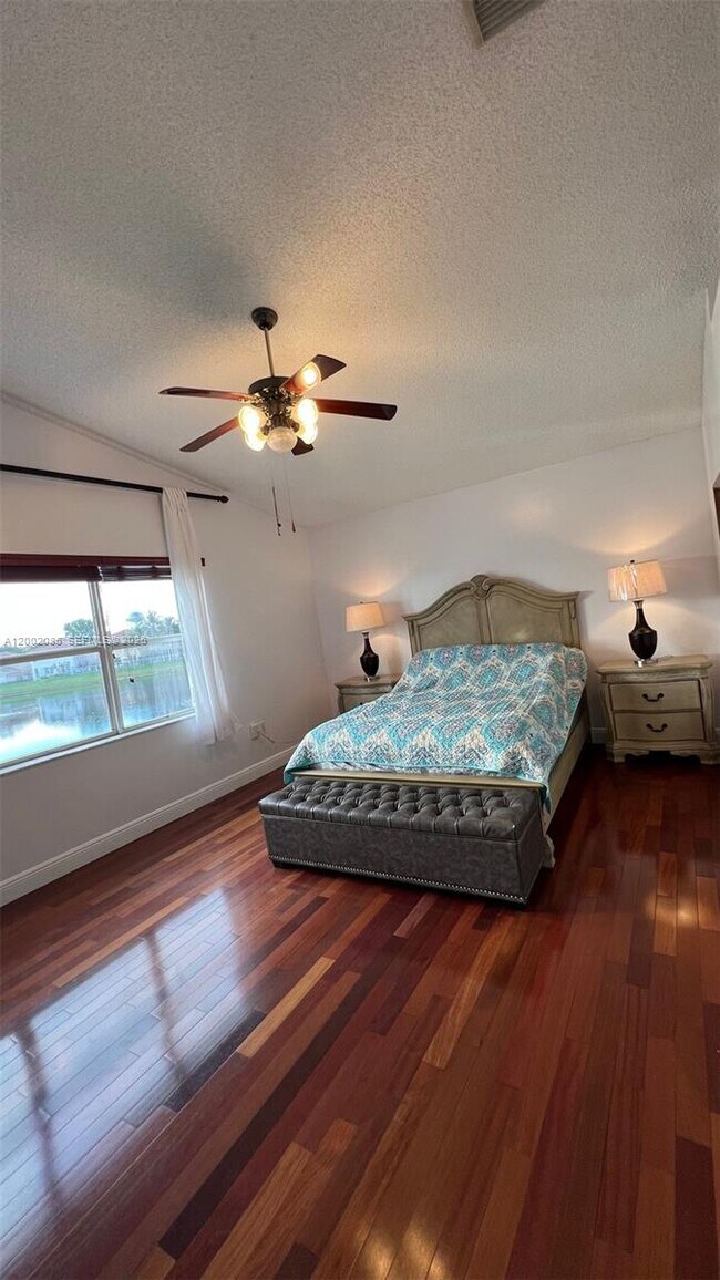 Building Photo - 1590 Seagrape Way