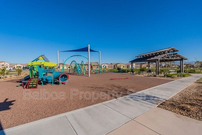 Building Photo - 5532 S Dillon Cir
