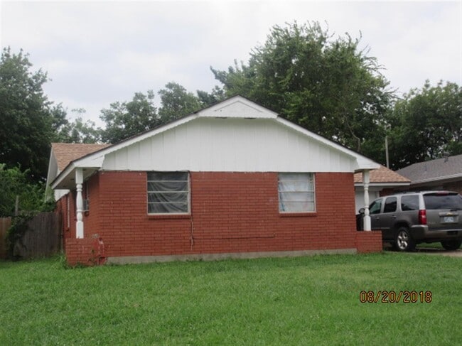 Primary Photo - 320 NW 87th St