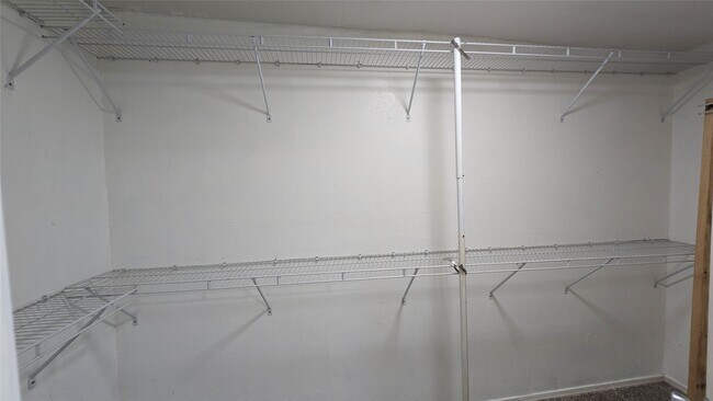 Building Photo - 2717 County Rd 3479B