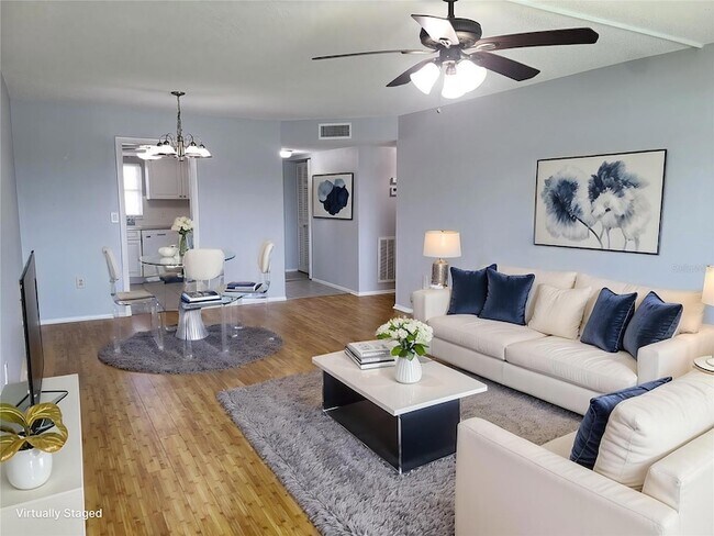 Building Photo - 4775 Cove Cir