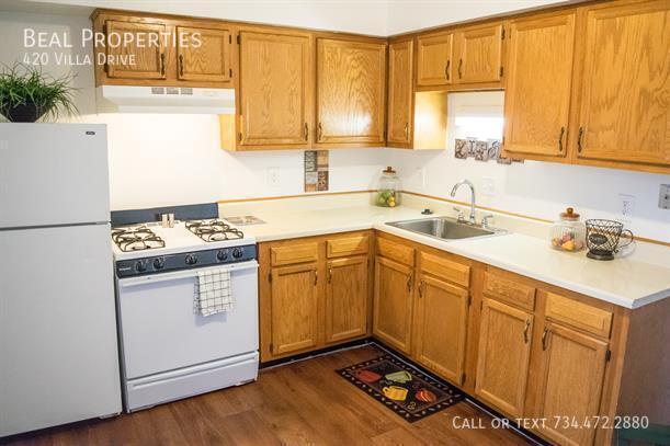 Building Photo - 420 Villa Dr