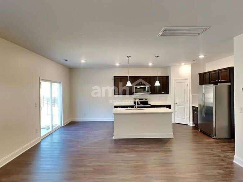 Building Photo - 122 Marin Dr