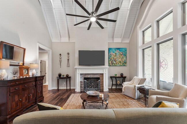 Building Photo - Spotless rental home in the highly sought-after McDaniels neighborhood in College Grove