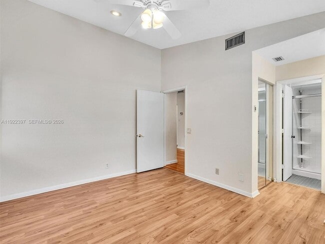 Building Photo - 1361 Cottonwood Cir