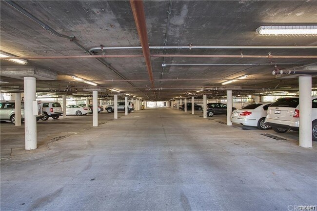 Parking - 5530 Owensmouth Ave