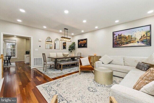 Building Photo - 46738 Oakmere Terrace