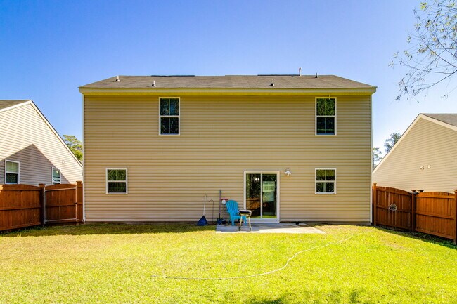 Building Photo - 1108 Lake Village Dr