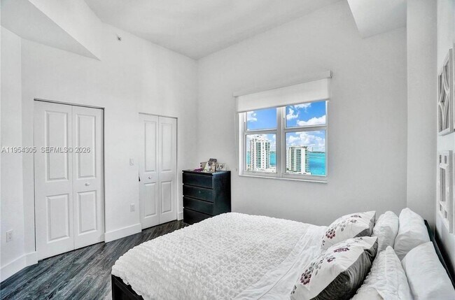 Building Photo - 7900 Harbor Island Dr