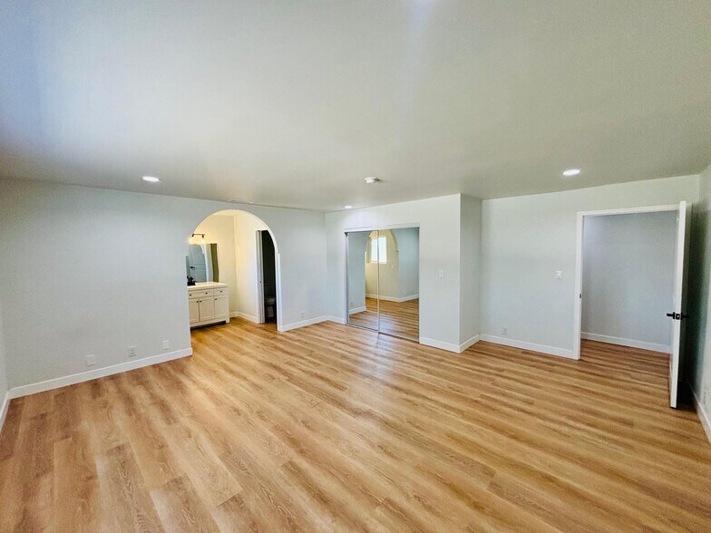 Building Photo - 41725 22nd St W