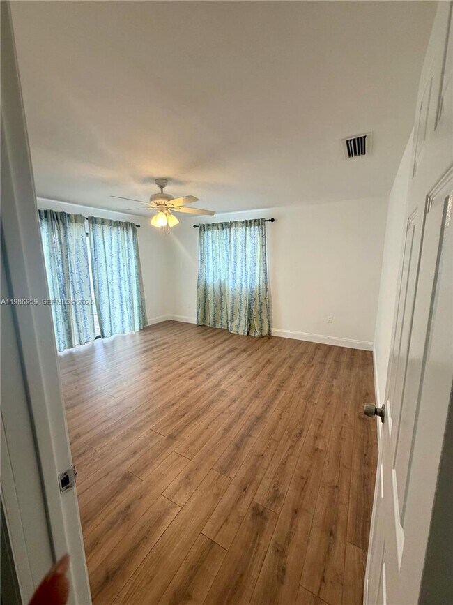 Building Photo - 11201 NE 3rd Ave