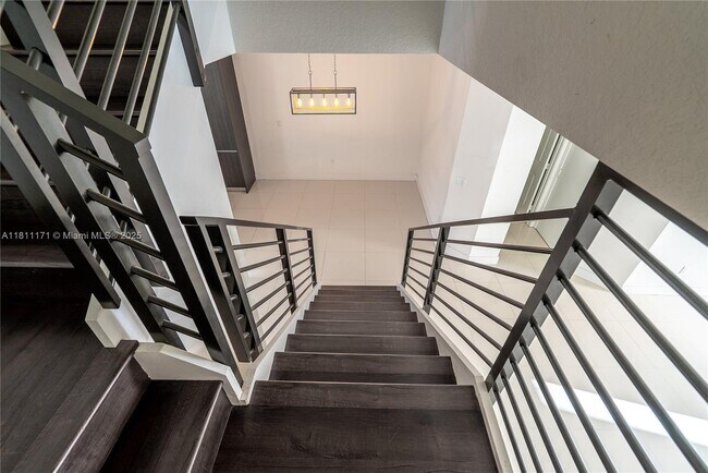 Building Photo - 481 SW 91st Ct