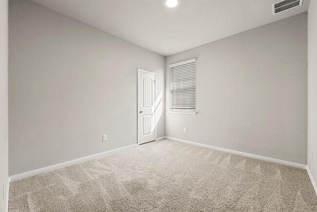 Building Photo - 343 Carolina Buckthorn Dr