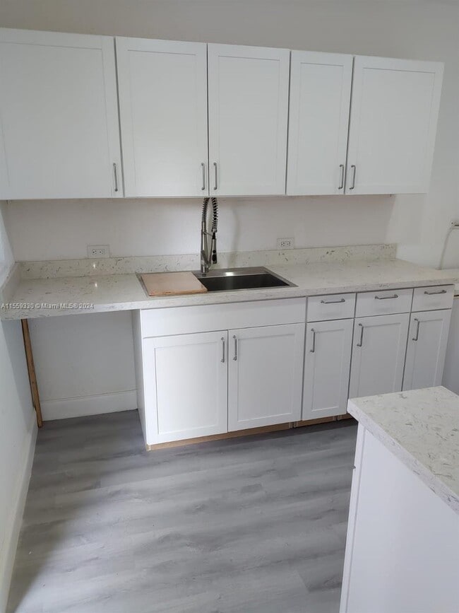 Building Photo - 1983 NW 46th St