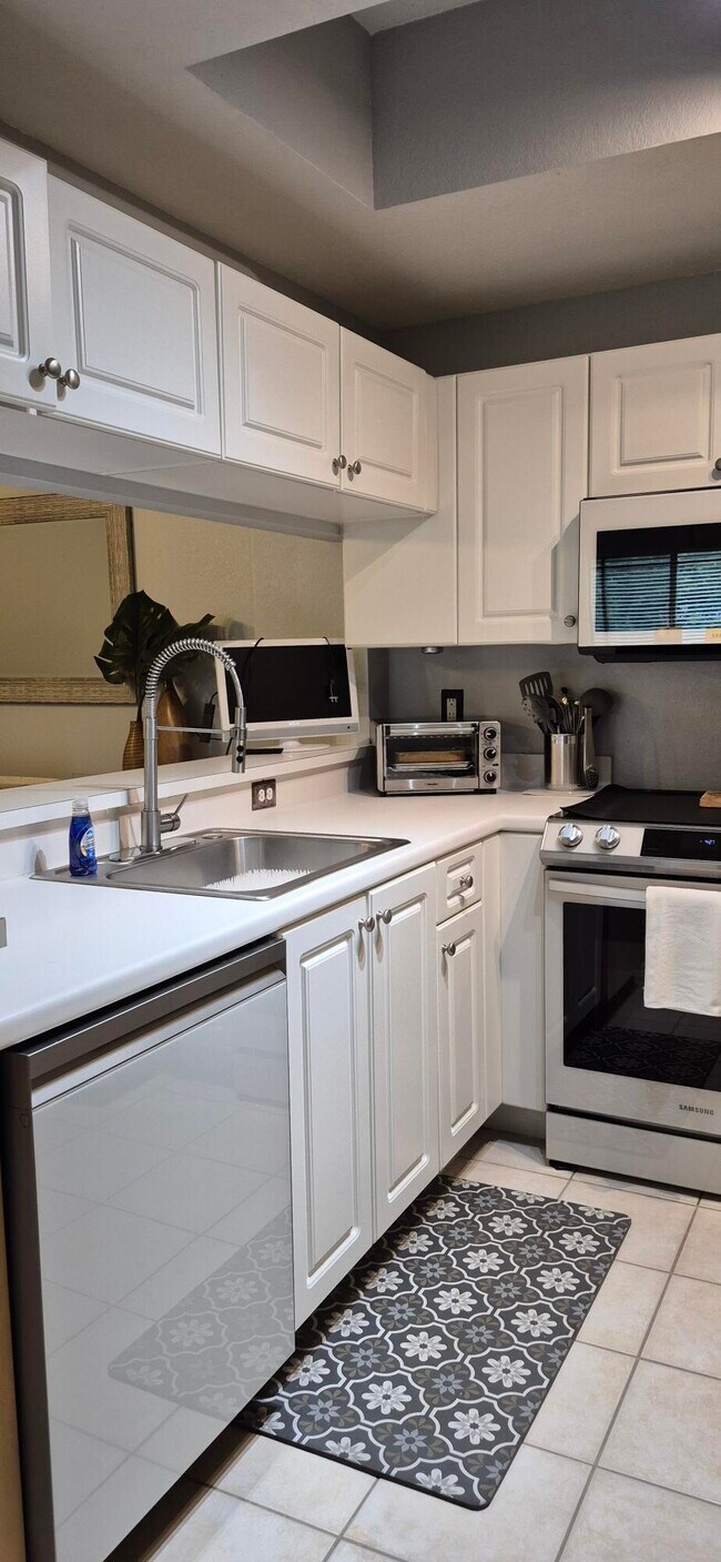 Building Photo - 2803 Sarento Pl