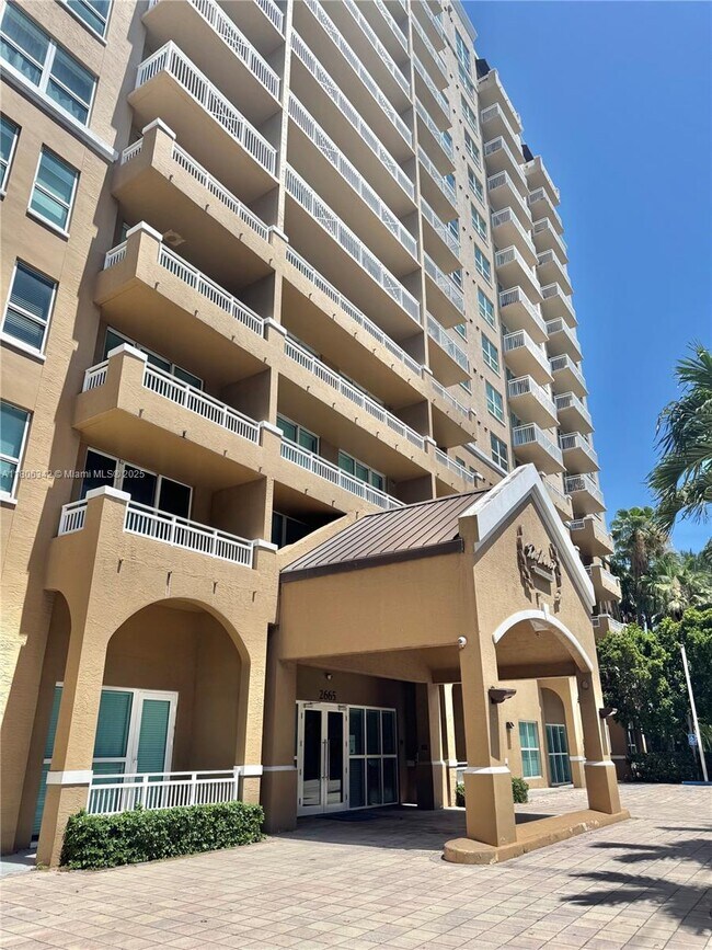 Building Photo - 2665 SW 37th Ave