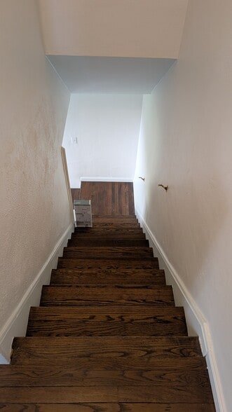 Building Photo - 482 Clearview Drive