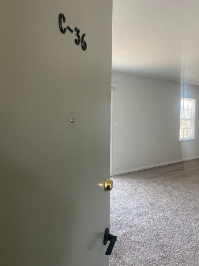 Building Photo - 6491 Carefree Ln