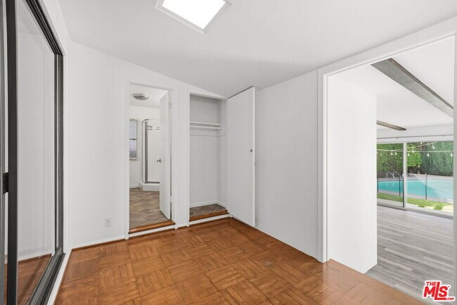 Building Photo - 14529 Greenleaf St