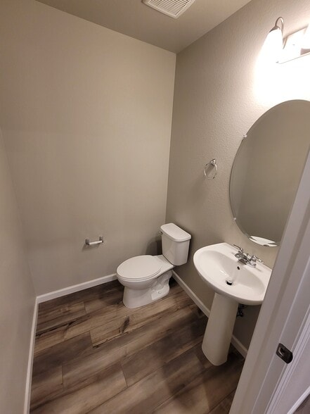 Building Photo - 463 Millwall Cir