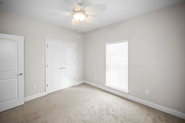 Building Photo - 24379 Sailfish Ln