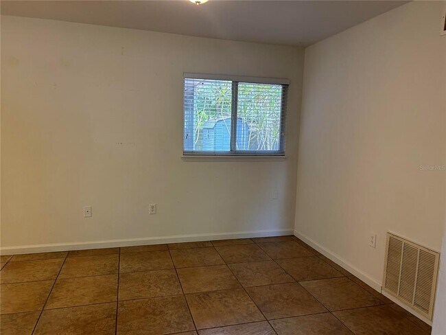 Building Photo - 2428 Waldemere St