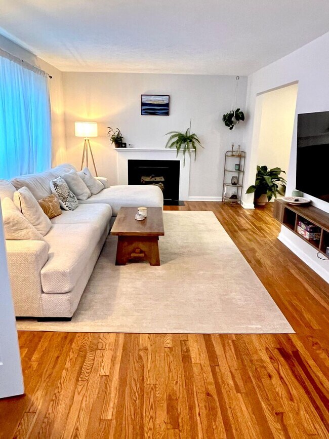 Building Photo - Charming 3-Bedroom Home in Cleveland Heights