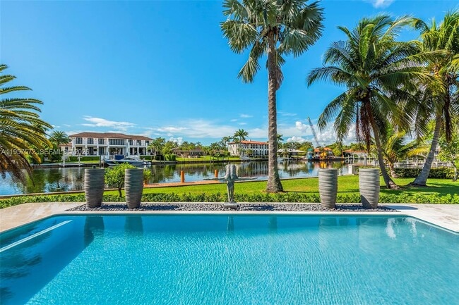 Building Photo - 540 Reinante Ave