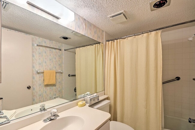 Building Photo - 5760 Midnight Pass Rd