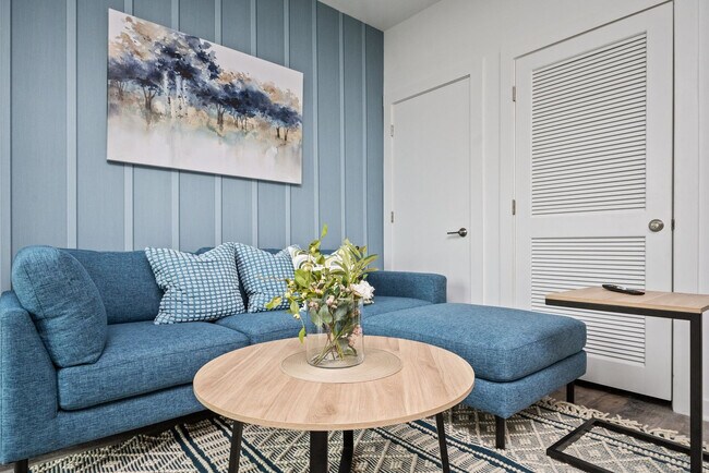 Building Photo - 542 Boulevard NE