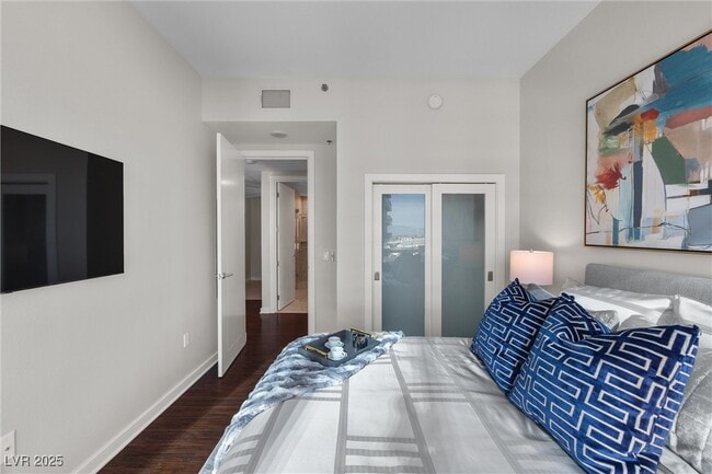Building Photo - 4525 Dean Martin Dr